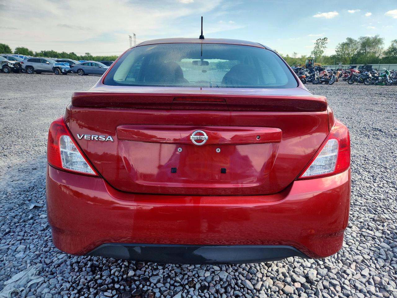 Nissan Versa 1.6 S Plus