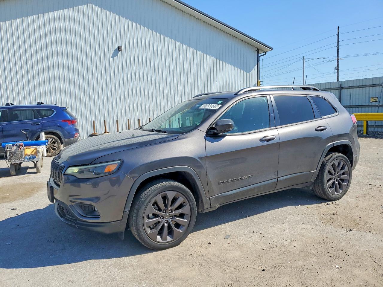 Salvage Jeep Cherokee Image