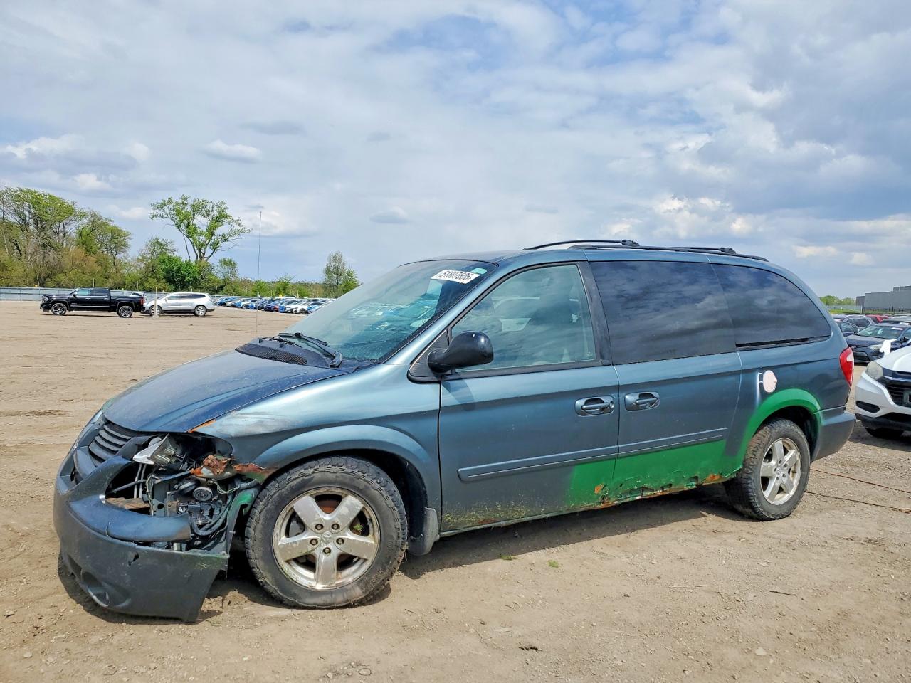 Salvage Dodge Caravan Image