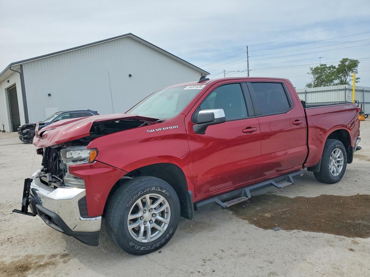 Salvage Chevrolet Silverado Image