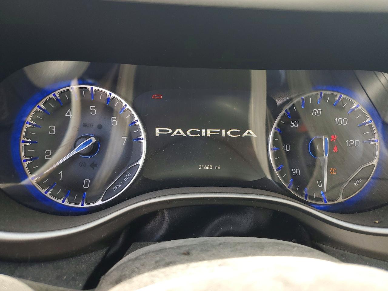 Chrysler Pacifica Touring L Plus