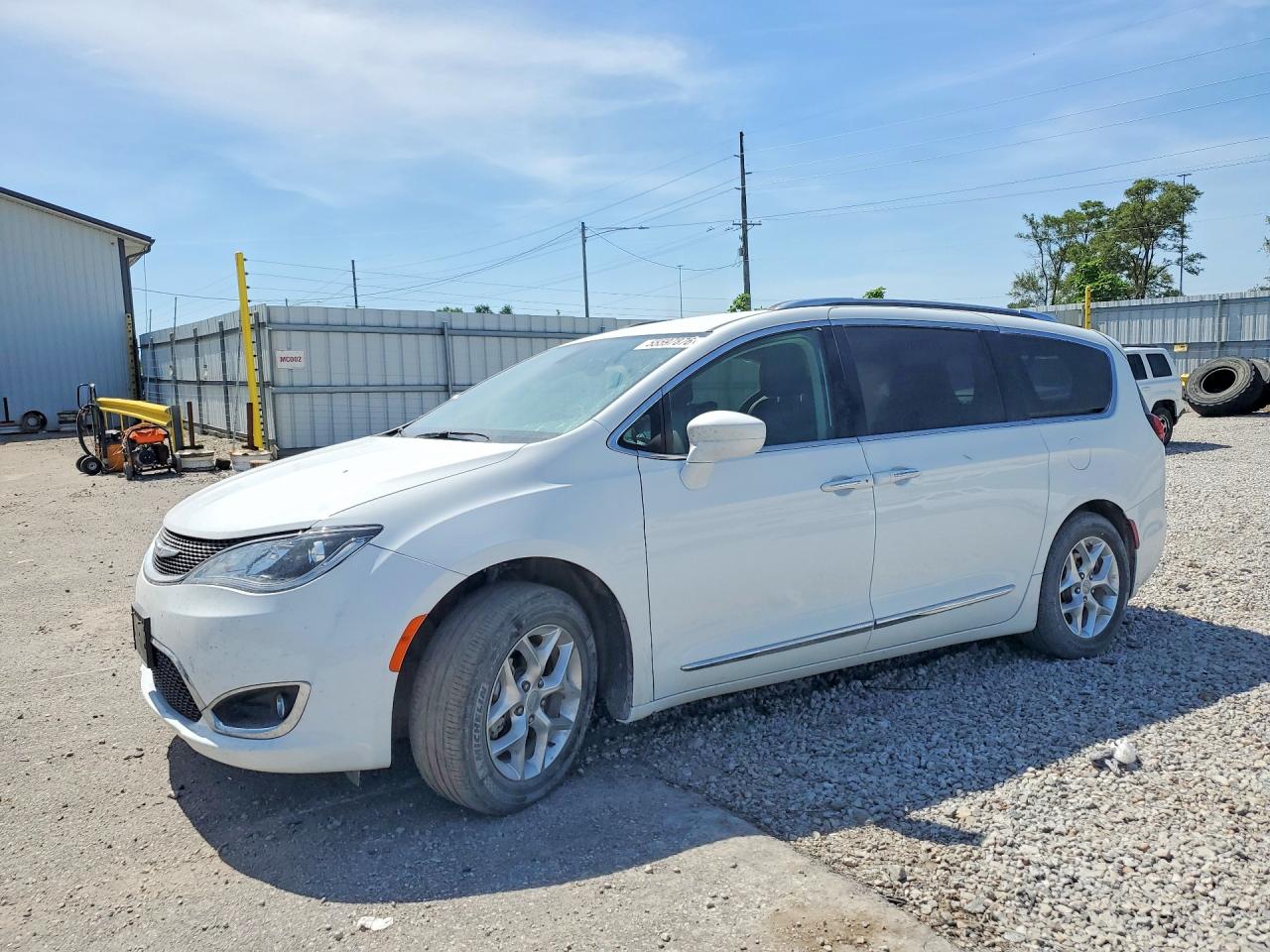 Salvage Chrysler Pacifica Image