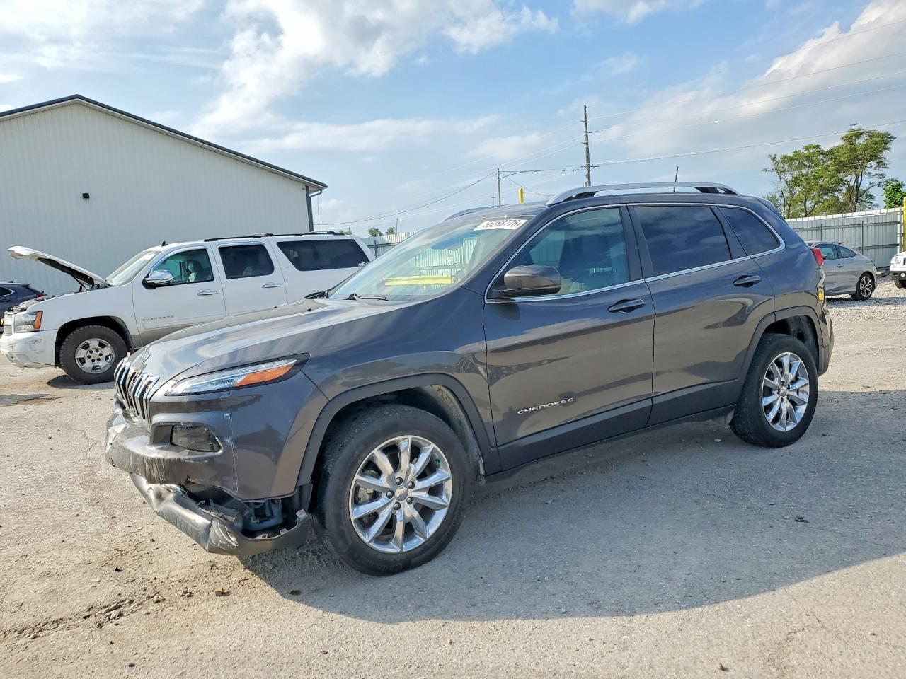 Salvage Jeep Cherokee Image