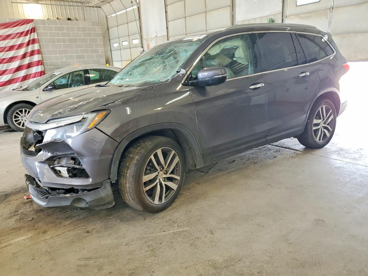 Salvage Honda Pilot Image
