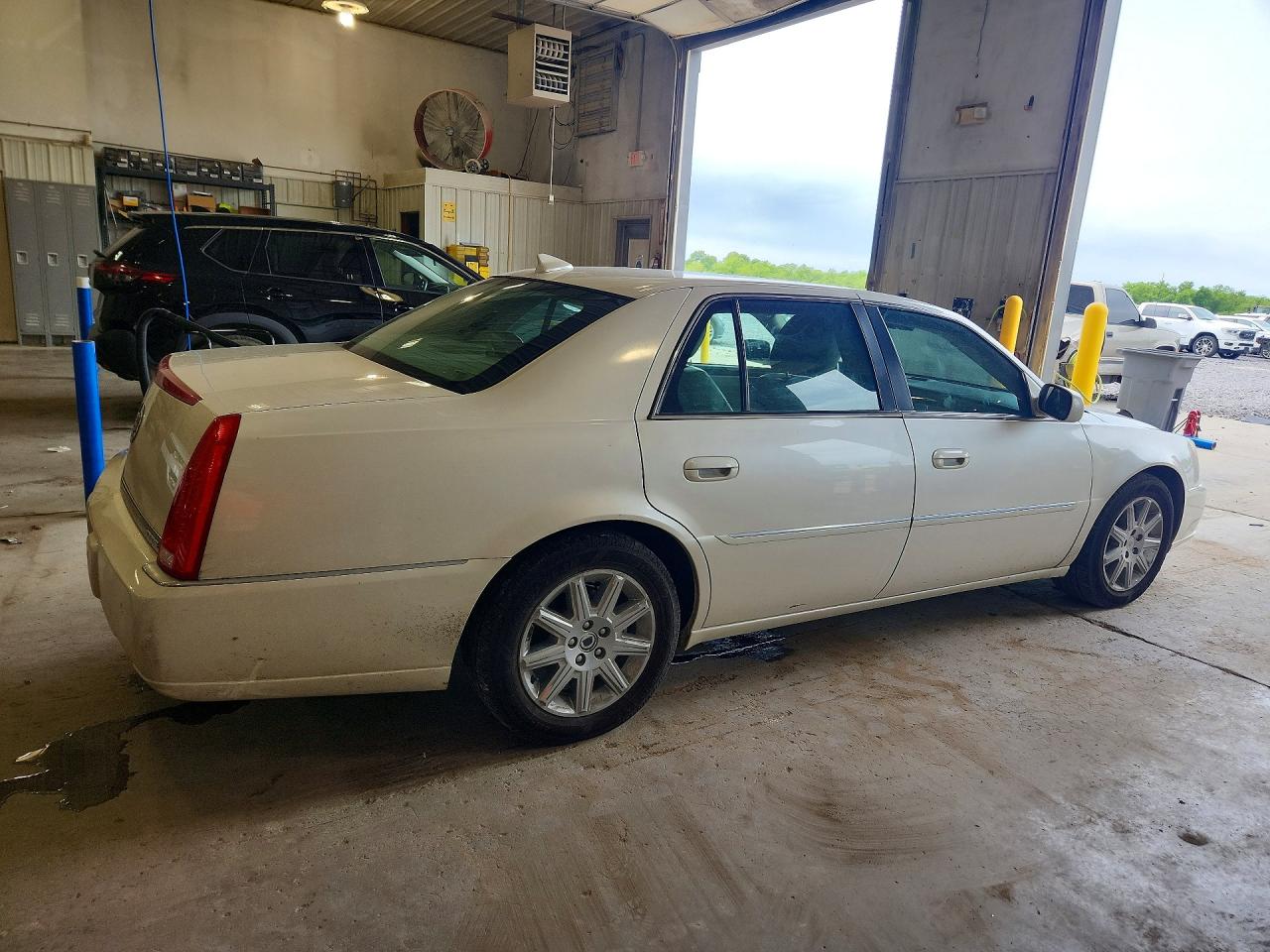 Cadillac DTS Premium Collection