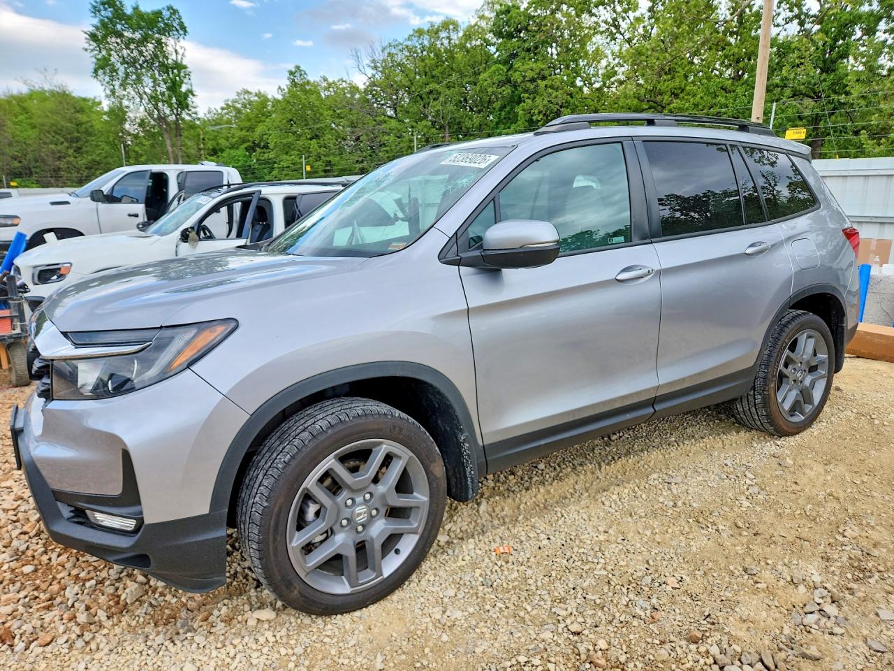 Salvage Honda Passport Image