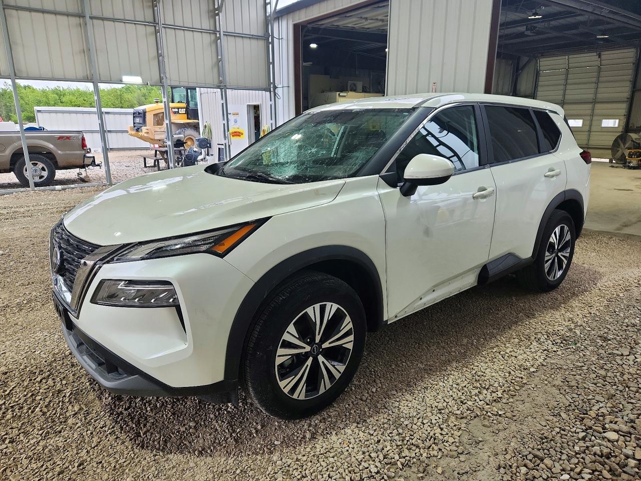 Salvage Nissan Rogue Image