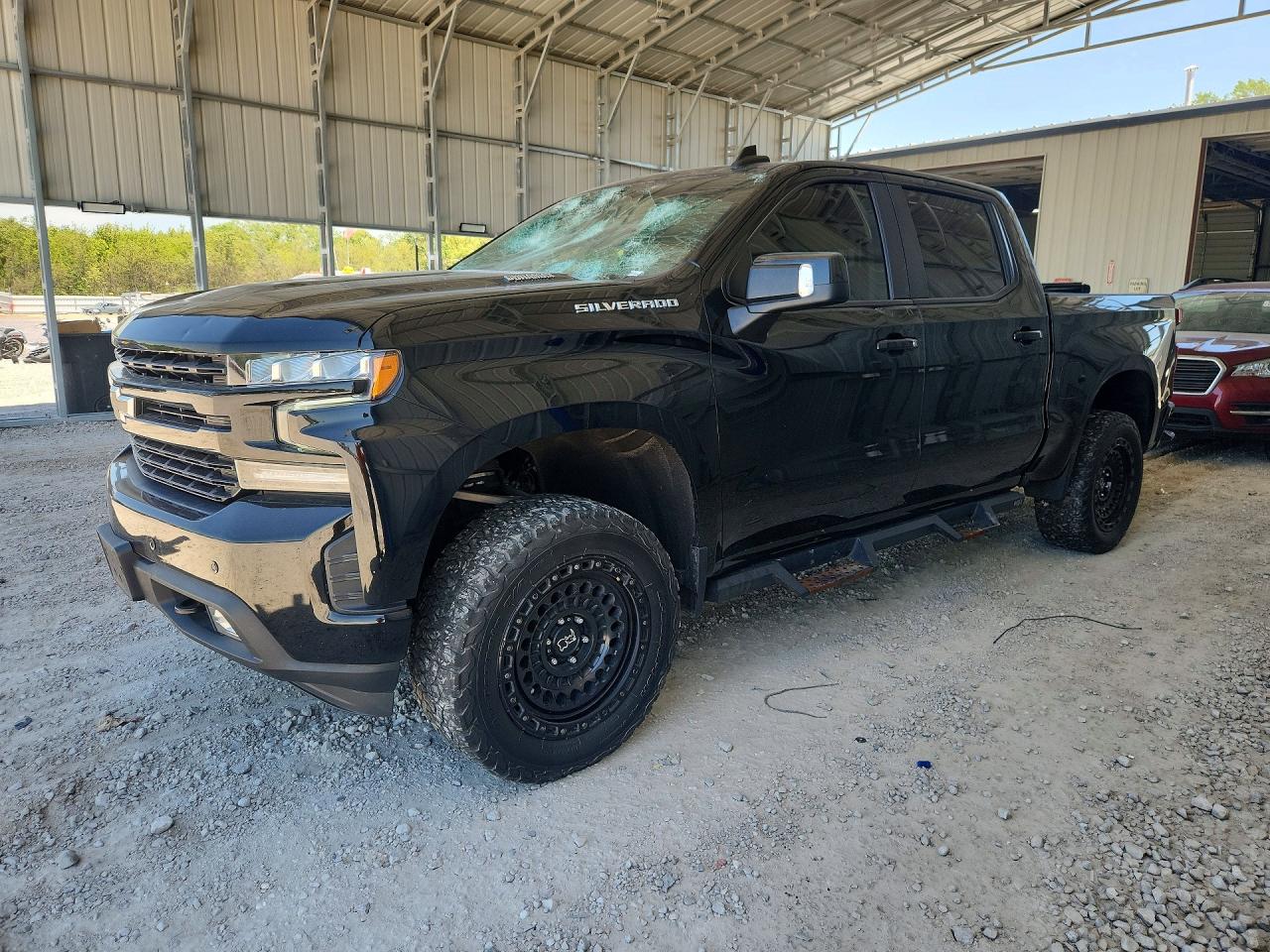 Salvage Chevrolet Silverado Image