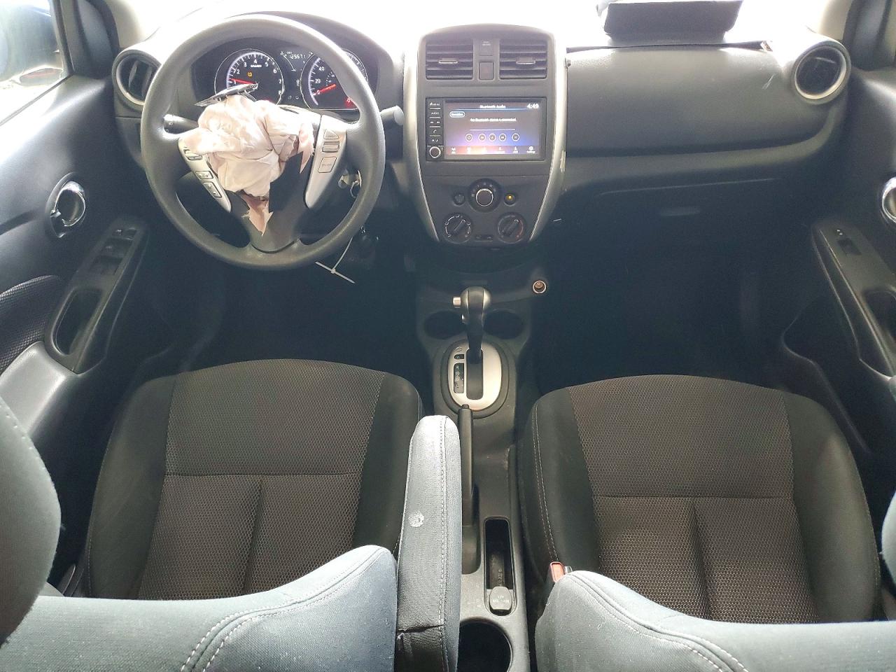 Nissan Versa Sv