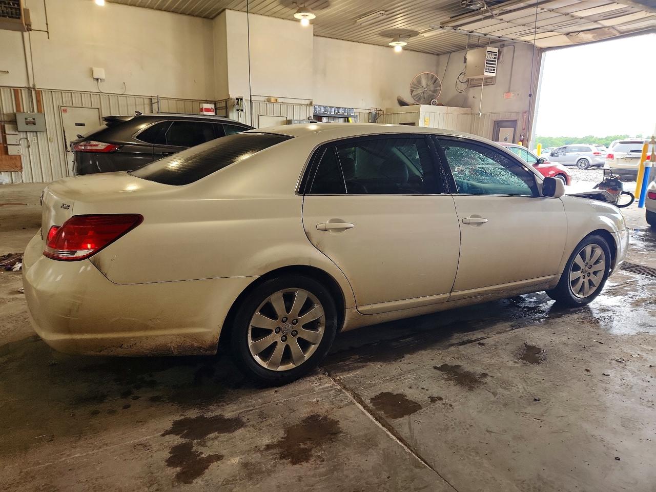 Toyota Avalon Xls