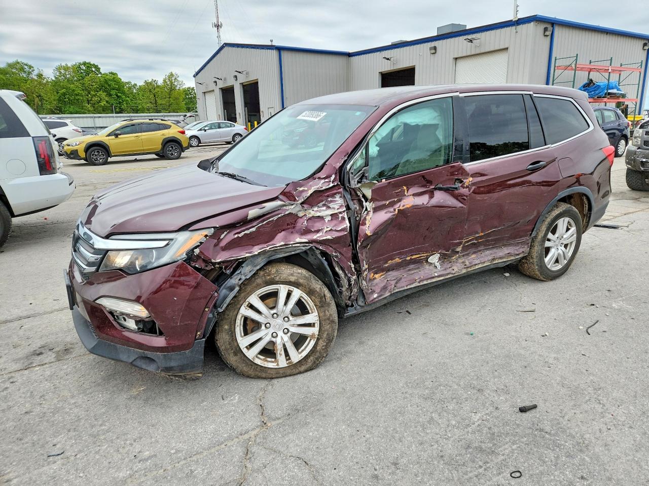 Salvage Honda Pilot Image