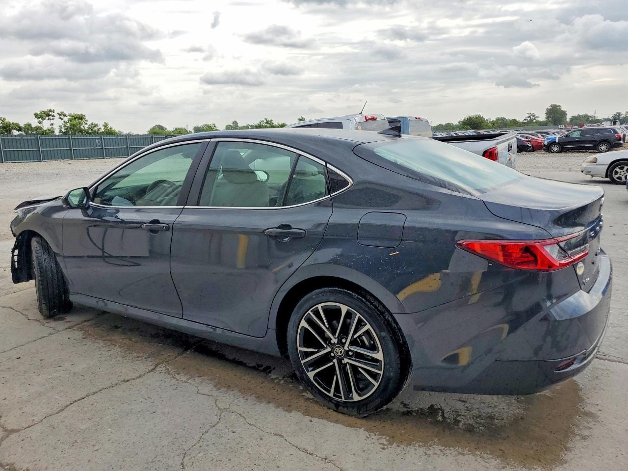 Toyota Camry Xle