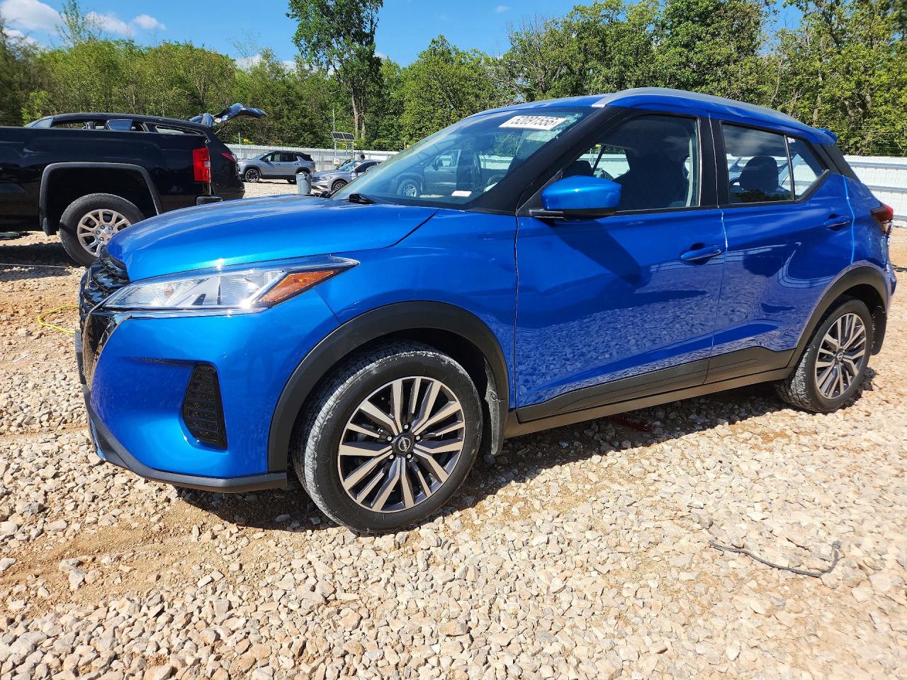 Salvage Nissan Kicks Image