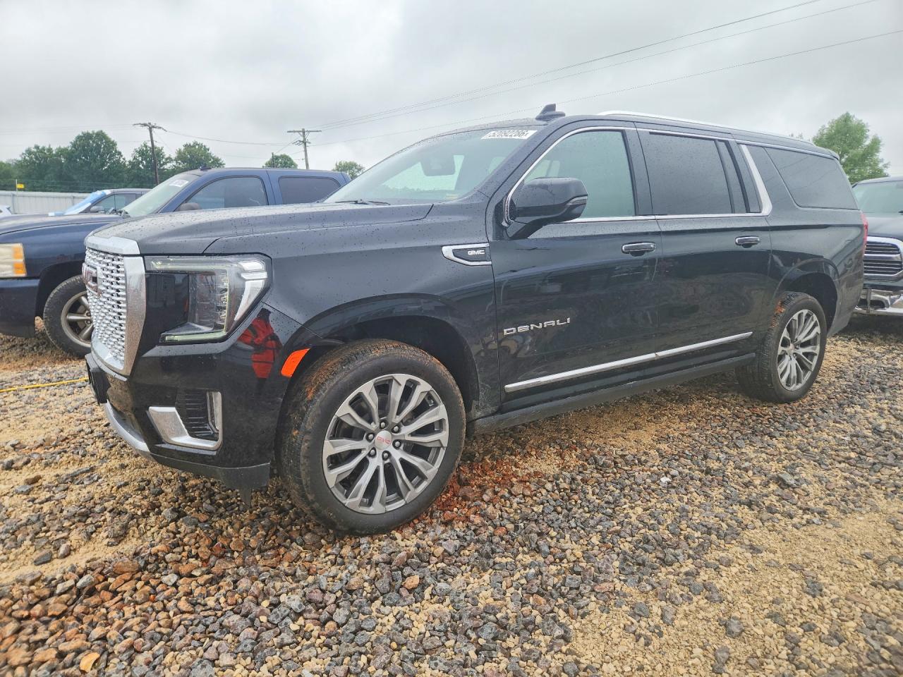 Salvage GMC Yukon Image