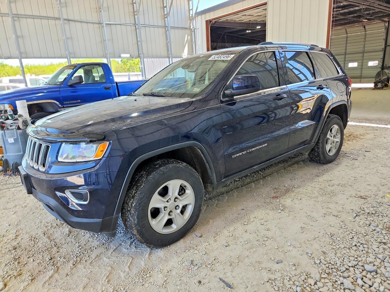 Salvage Jeep Cherokee Image