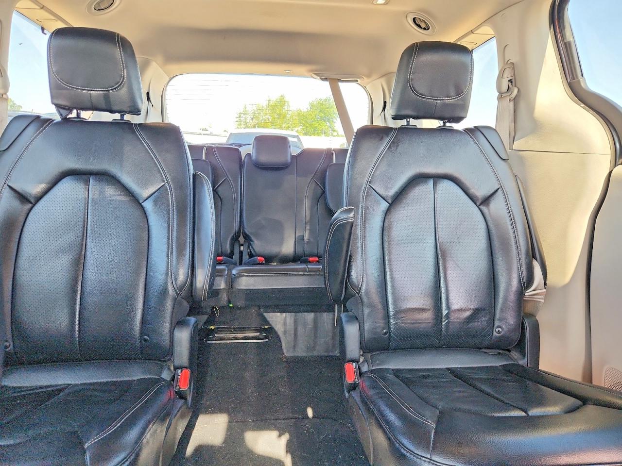 Chrysler Pacifica Touring L