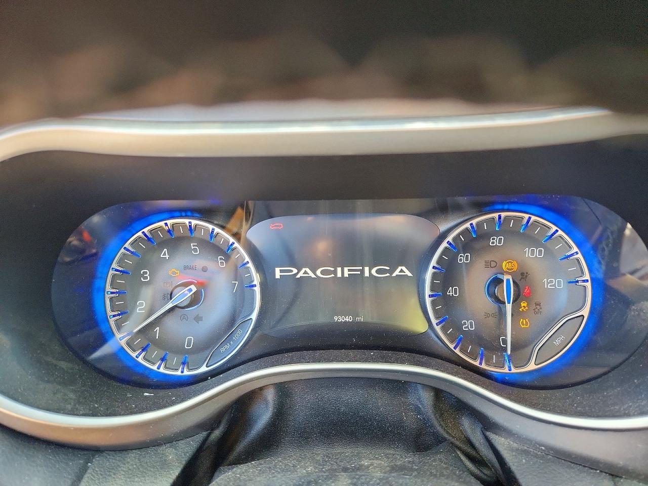Chrysler Pacifica Touring L