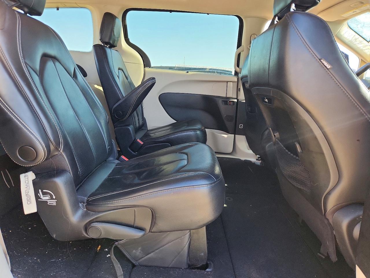 Chrysler Pacifica Touring L