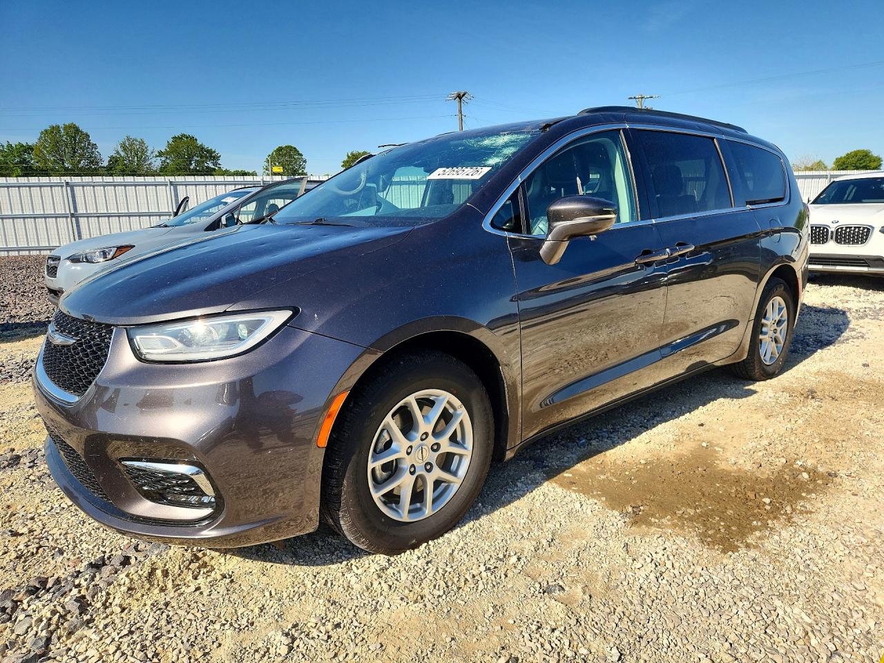 Salvage Chrysler Pacifica Image