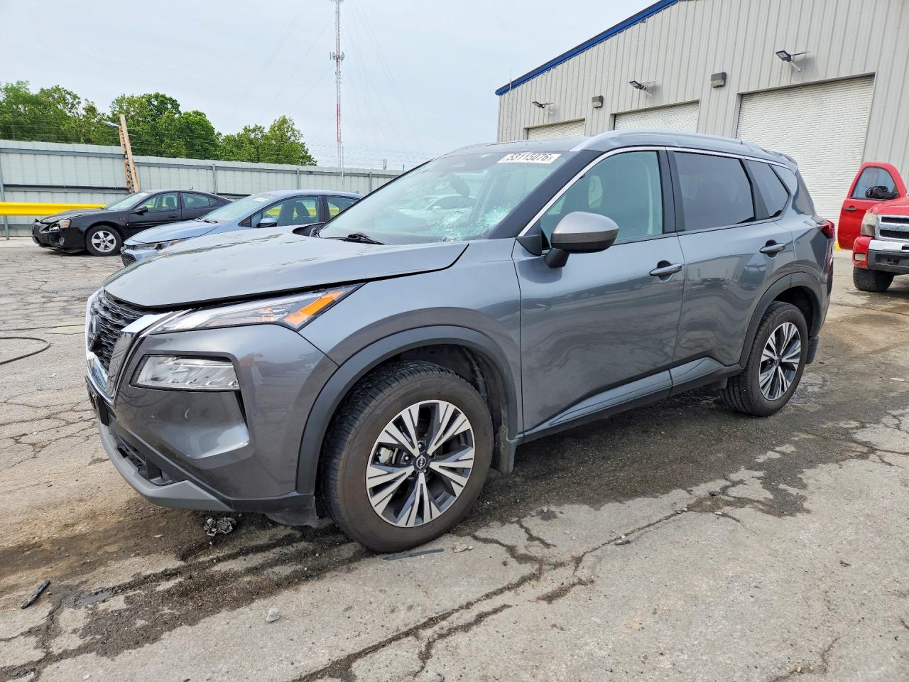 Salvage Nissan Rogue Image