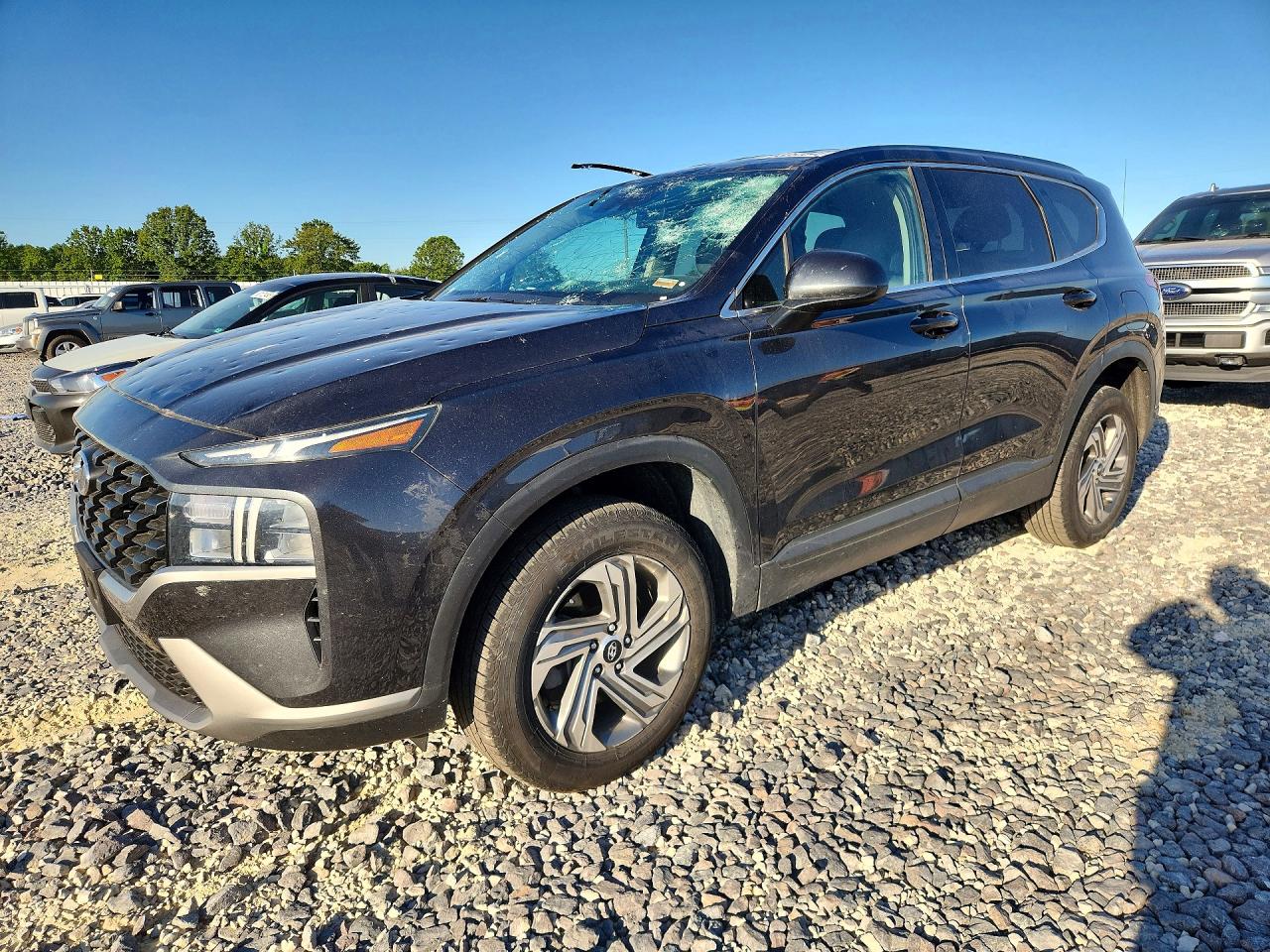 Salvage Hyundai SANTA FE Image