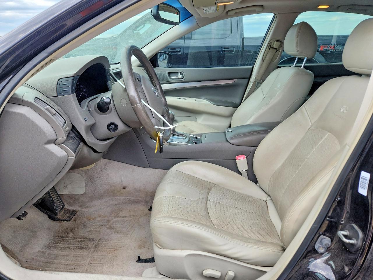 INFINITI G37 X