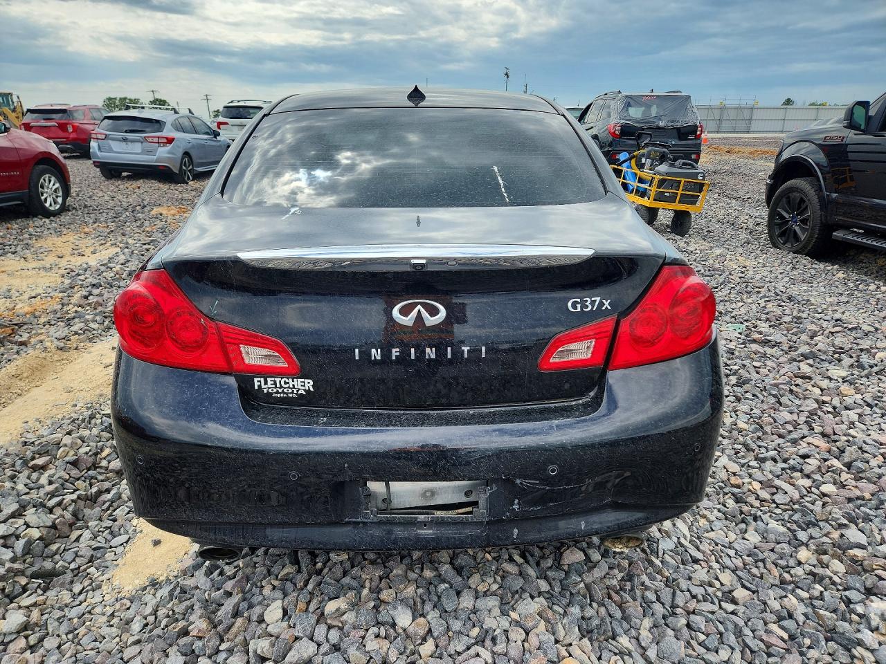 INFINITI G37 X