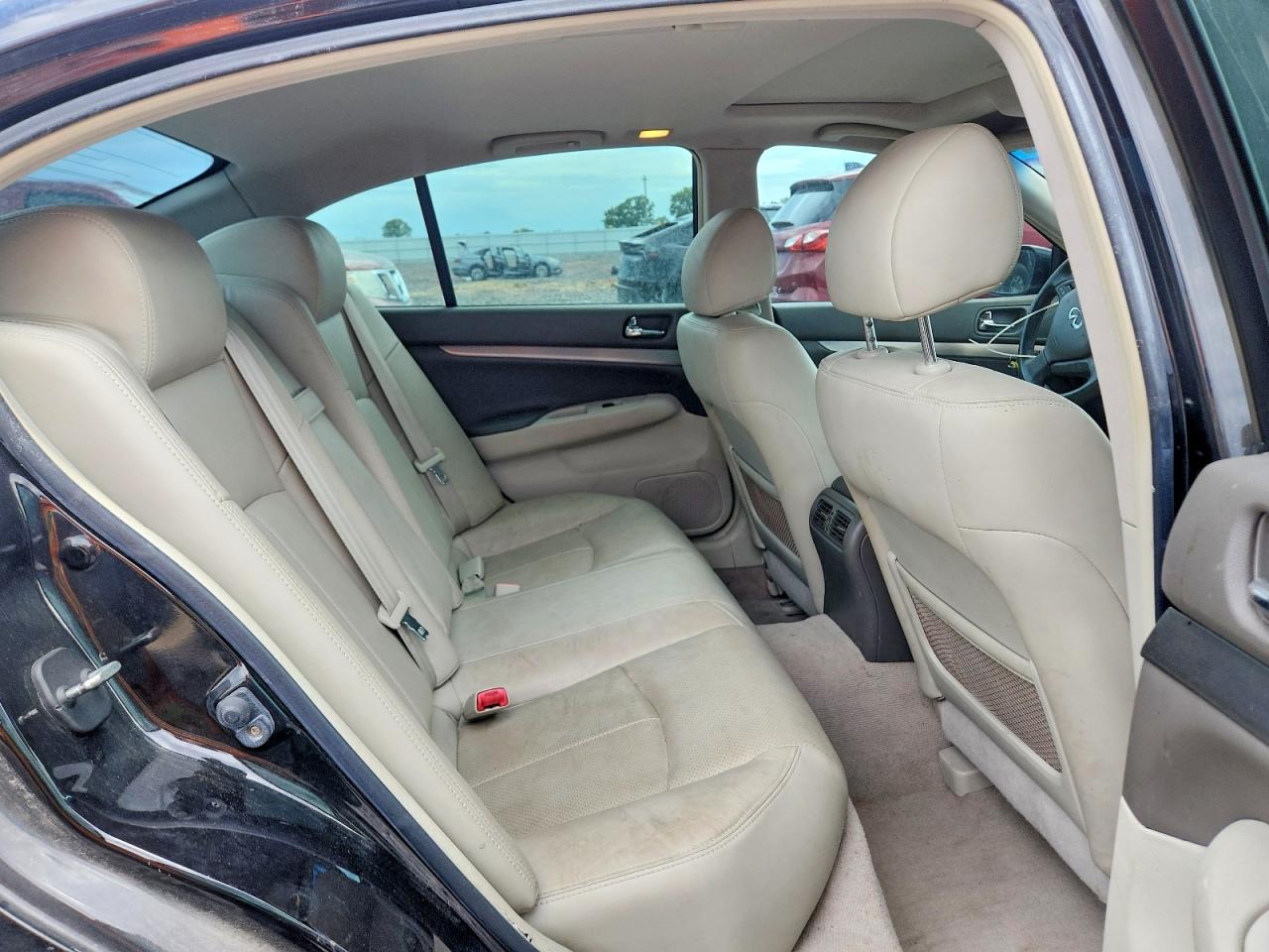 INFINITI G37 X