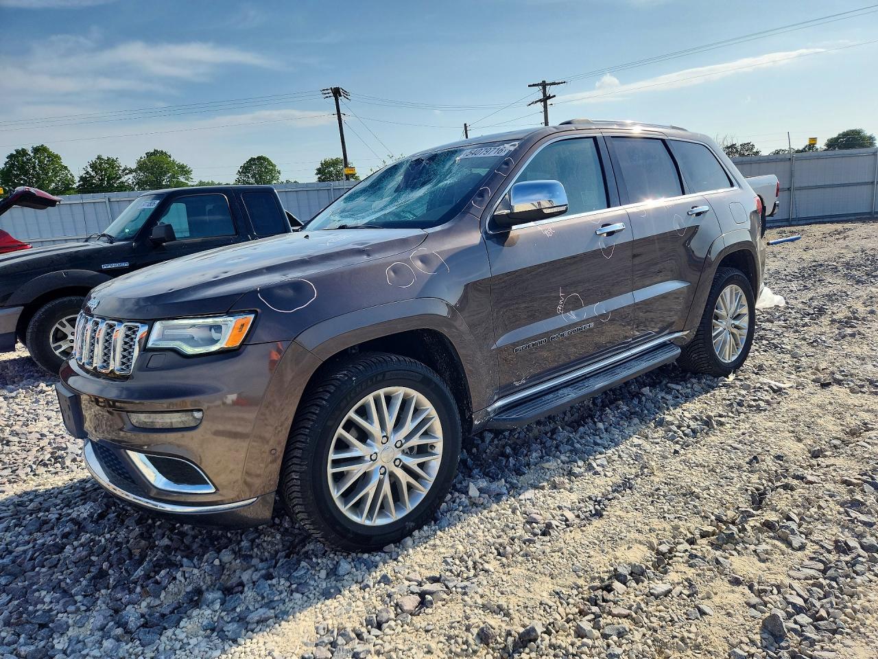 Salvage Jeep Cherokee Image