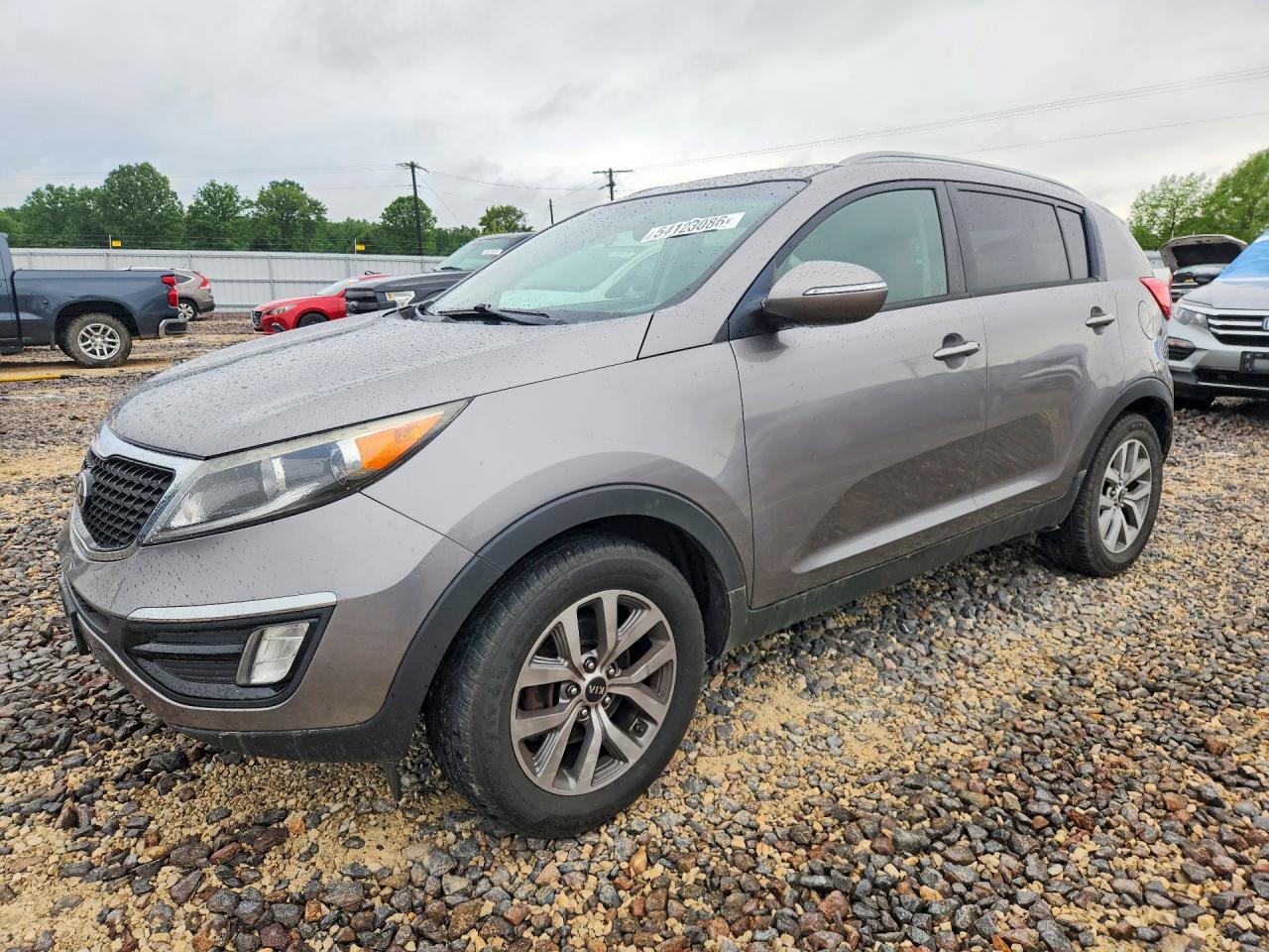 Salvage Kia Sportage Image