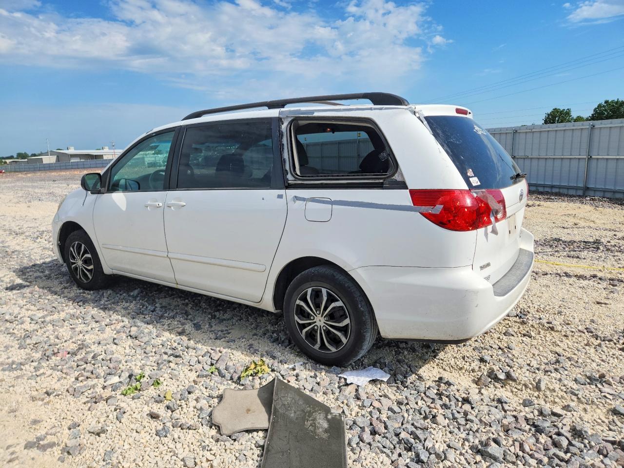 Toyota Sienna Le 7-passenger