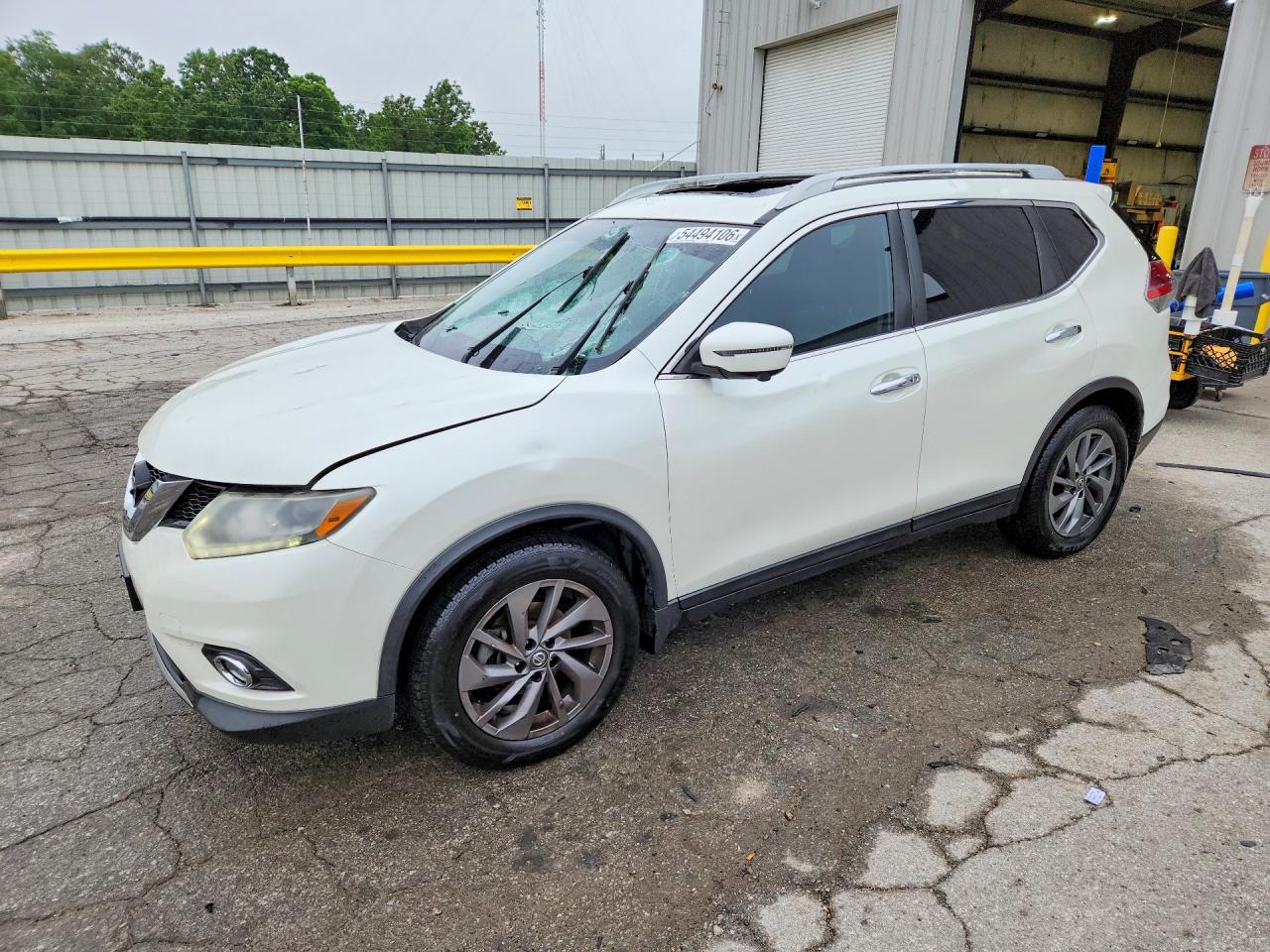Salvage Nissan Rogue Image
