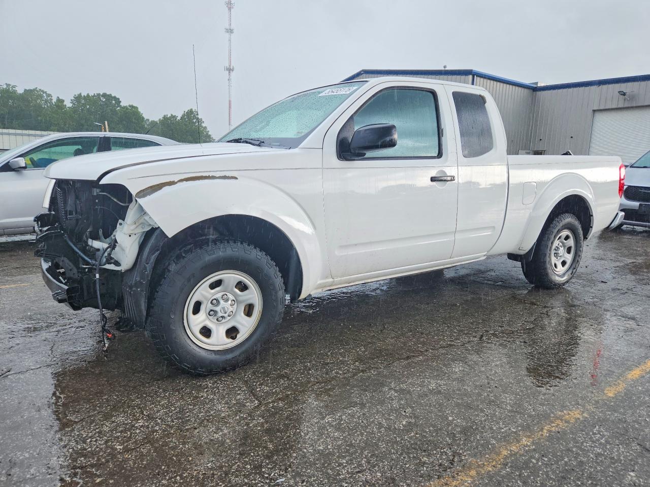 Salvage Nissan Frontier Image