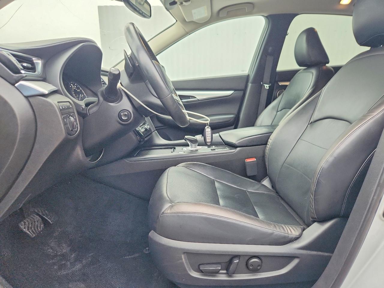 INFINITI Qx Essential