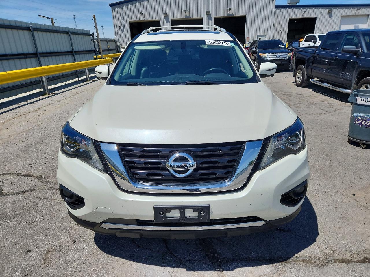 Nissan Pathfinder S