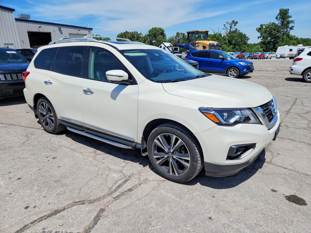 Nissan Pathfinder S