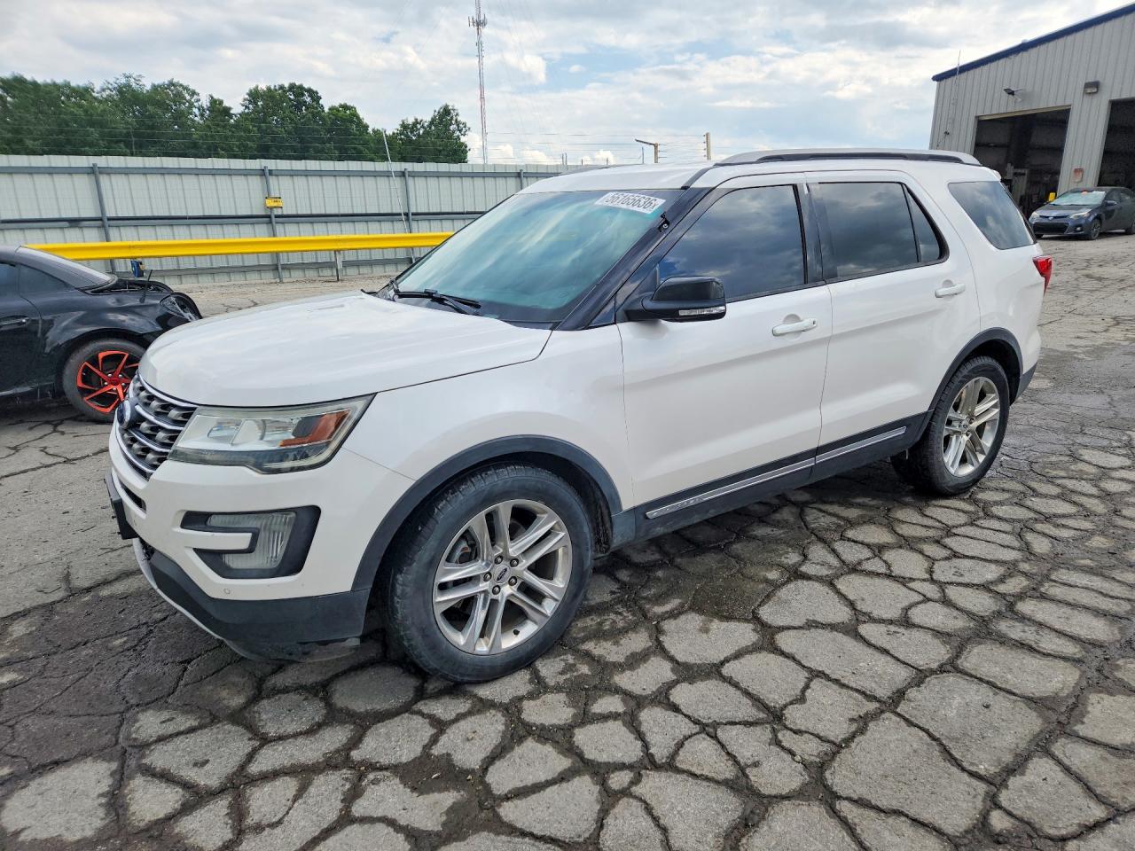 Salvage Ford Explorer Image