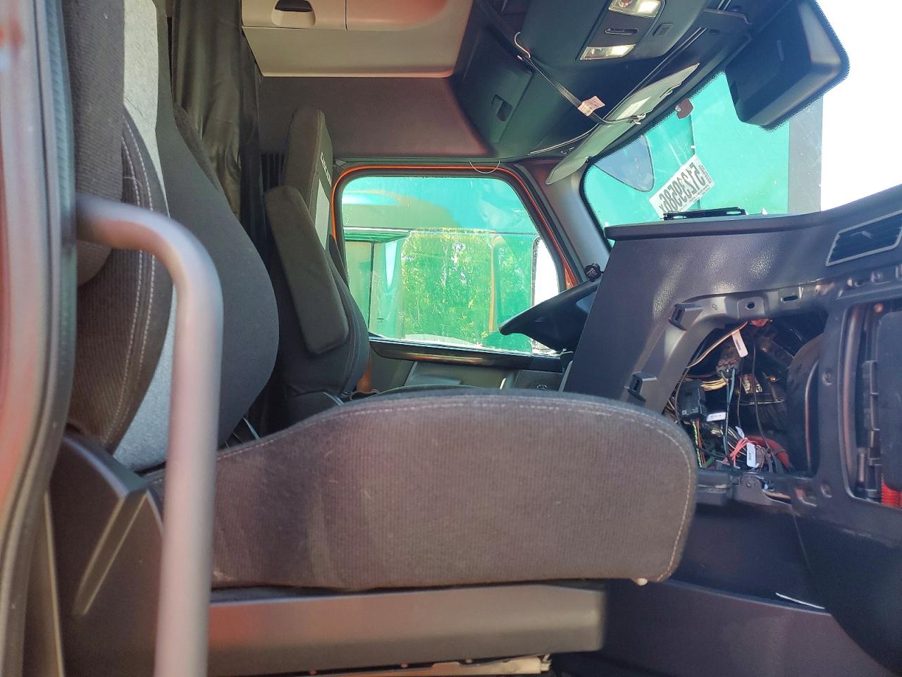 Freightliner Cascadia 126