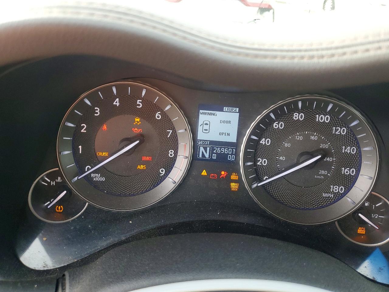 INFINITI M37 Base
