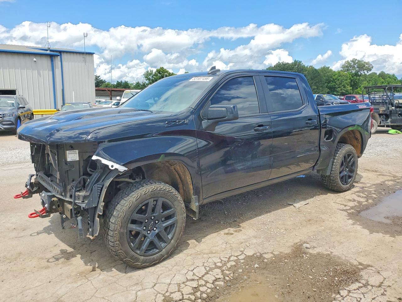 Salvage Chevrolet Silverado Image
