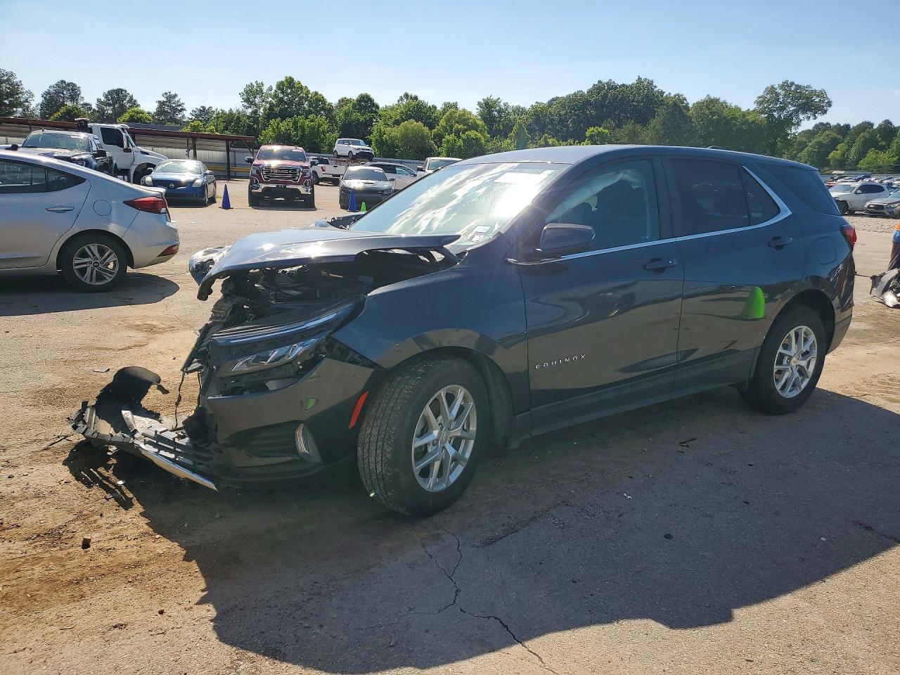 Salvage Chevrolet Equinox Image