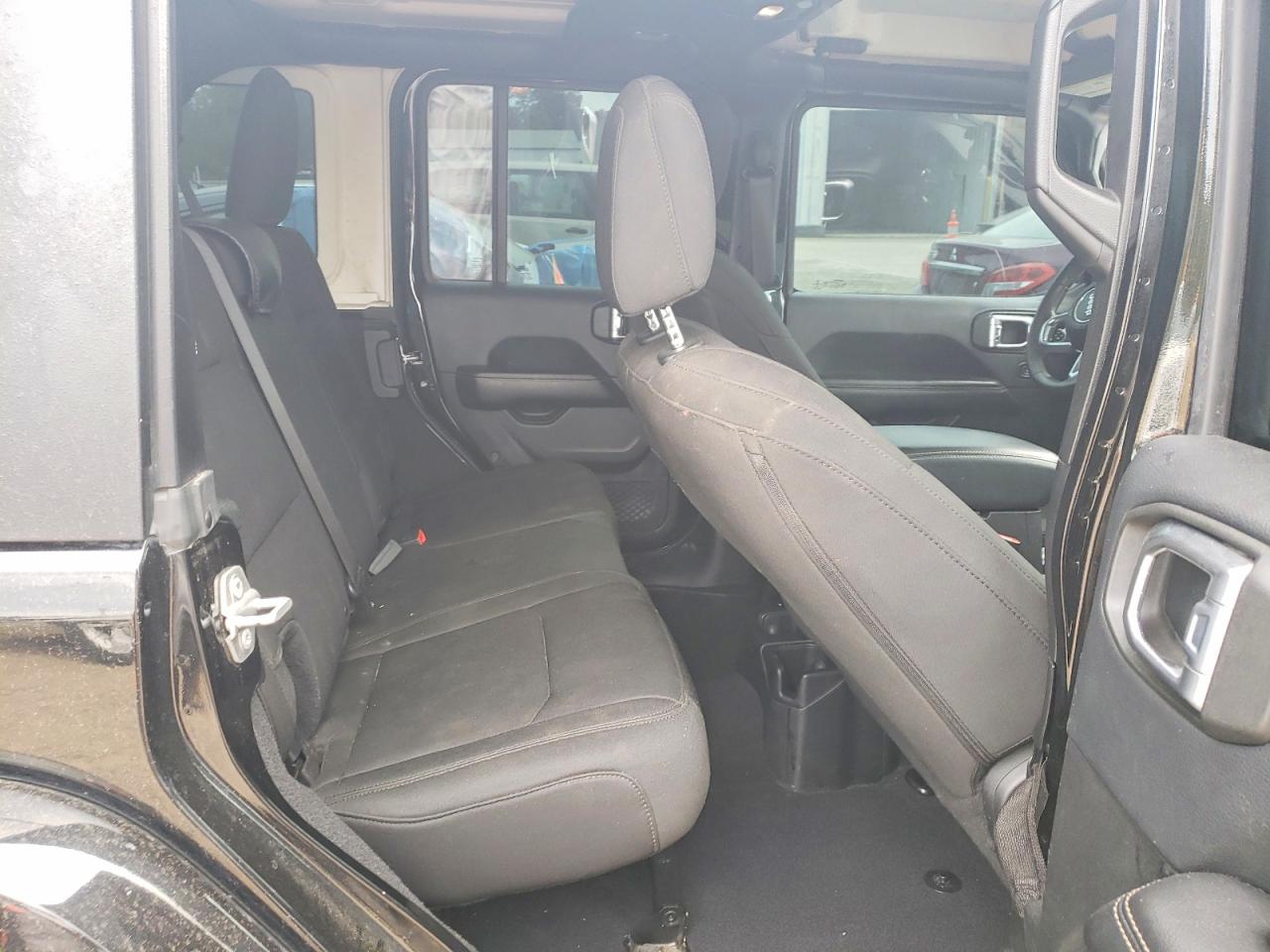 Jeep Wrangler Sahara