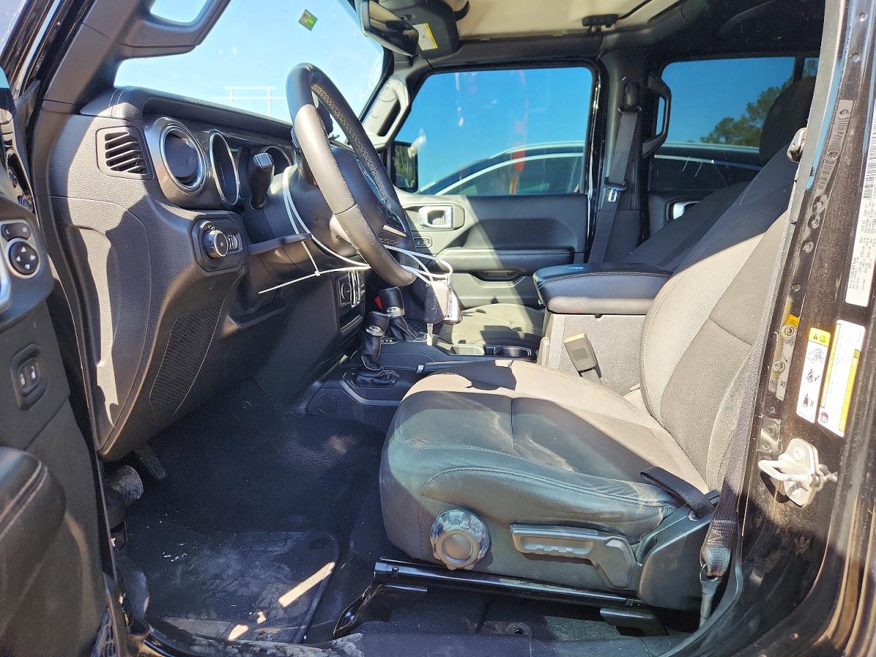Jeep Wrangler Sahara