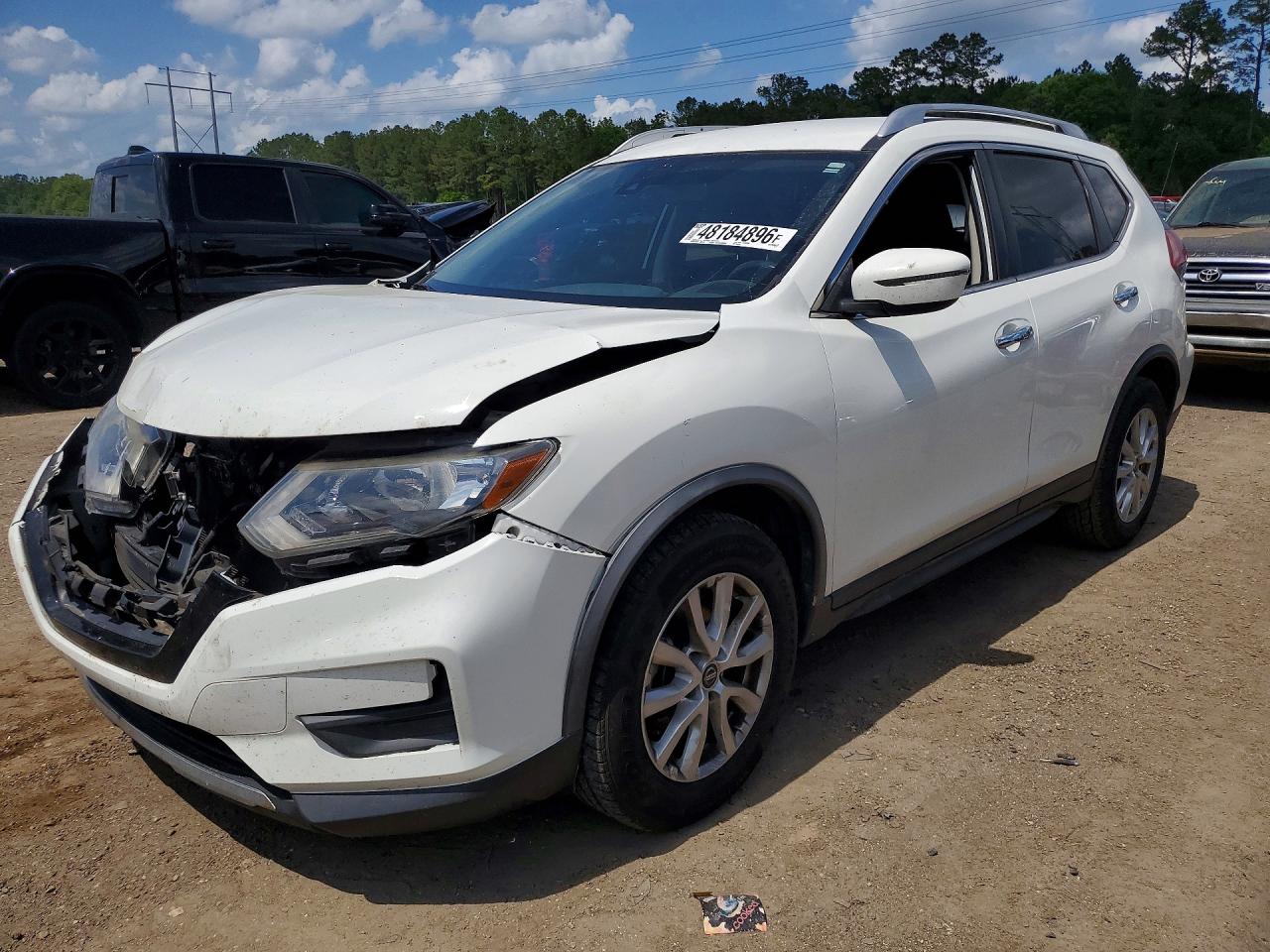 Salvage Nissan Rogue Image