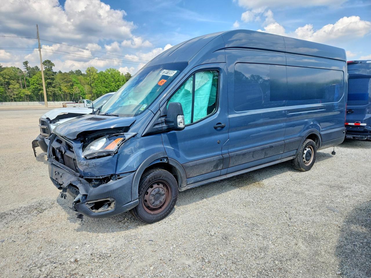 Salvage Ford Transit Image