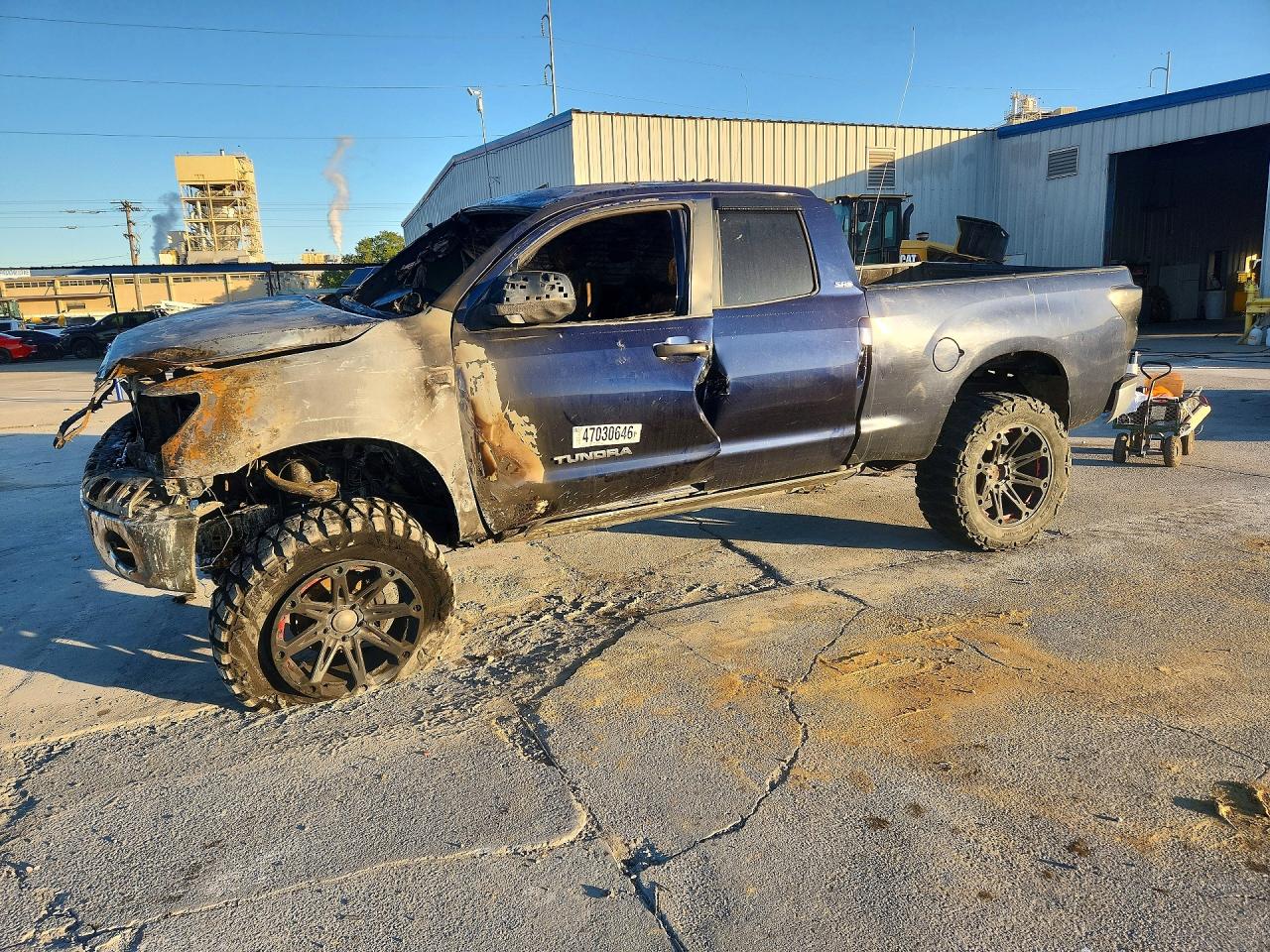 Salvage Toyota Tundra Image