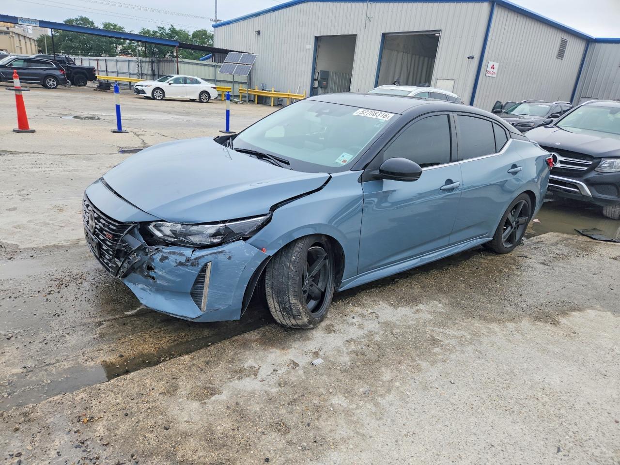 Salvage Nissan Sentra Image