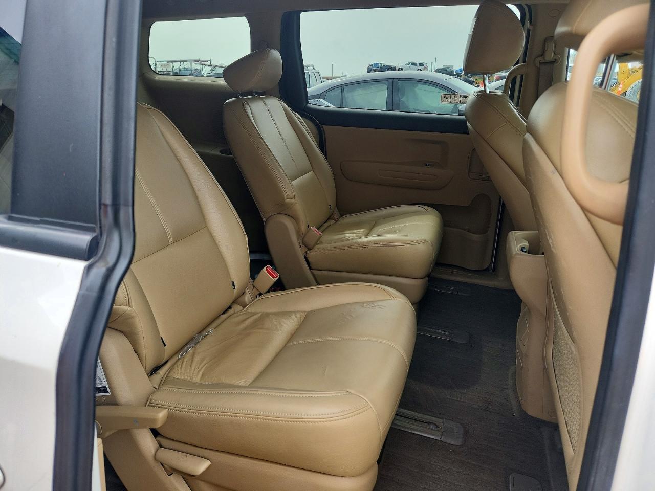 Kia Sedona Lx