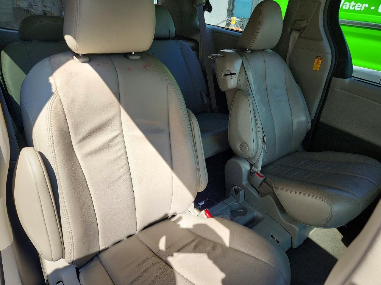 Toyota Sienna Xle 8-passenger