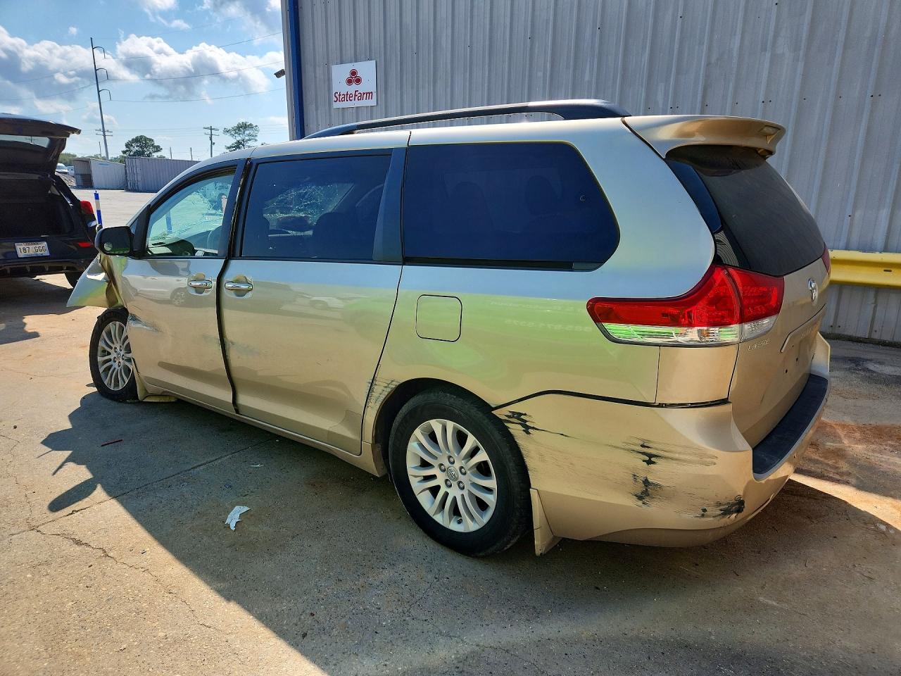 Toyota Sienna Xle 8-passenger